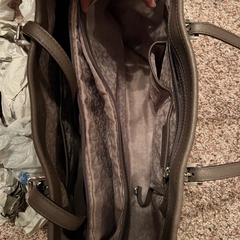 Michael Kors taupe satchel handbag - Picture 4 of 5